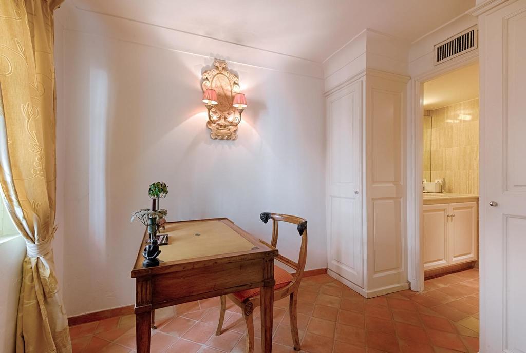 סן טרופז Maison Des Bouchonniers מראה חיצוני תמונה